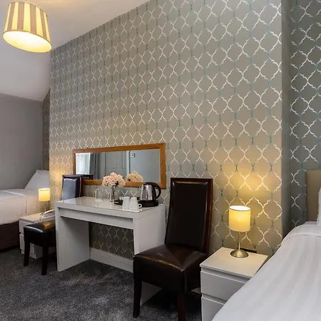 Clifden House By Nina بيت ضيافة 3*