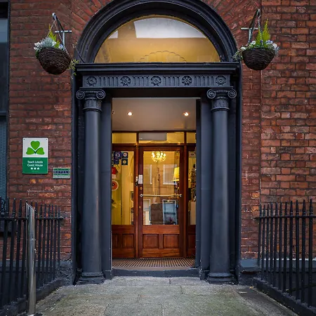 Clifden House By Nina بيت ضيافة 3*