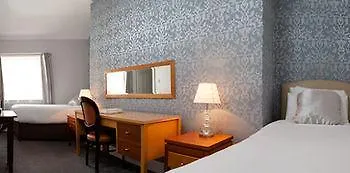 Clifden House By Nina Gasthof
