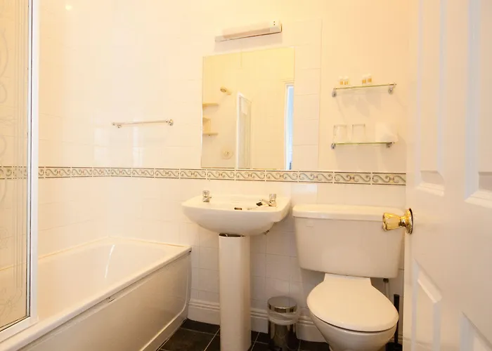 Clifden House By Nina 3*