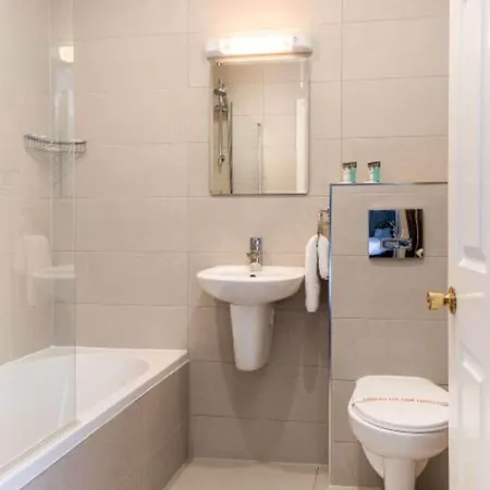 Clifden House By Nina 招待所 3*