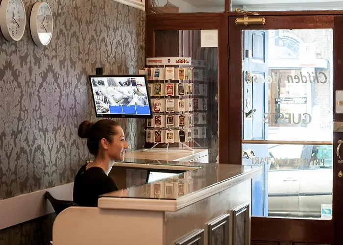 Clifden House By Nina 더블린